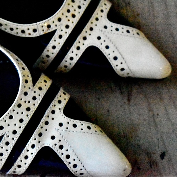 Franco Sarto Black & off white patent pumps size 7 - Picture 2 of 4